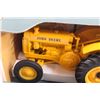 Image 2 : ERTL John Deere 1936 Model "BI" Tractor Die Cast - 1/16