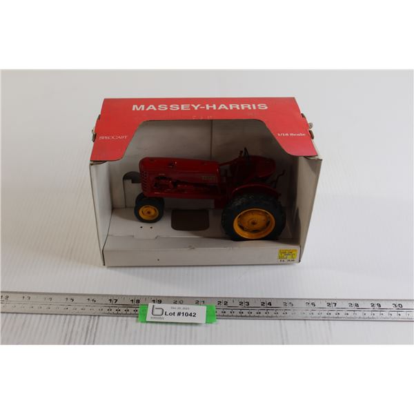Spec Cast Massey-Harris Mustang Tractor Die Cast - 1/16