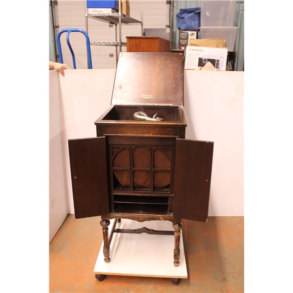 * Brunswick Panatrope Gramophone - Leg Repaired (Dolly not included) - 37" Tall