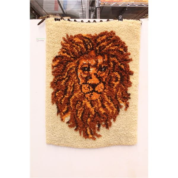 Vintage Lion Wall Decor Rug - 26  x 34 