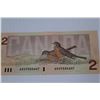 Image 5 : (2)Canadian 1986 Two Dollar Bill Signed by Thiessen & Crowe, Crowe & Bouey