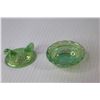 Image 2 : Green Iridescent Glass 2 1/2" Hen in Basket