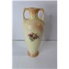 Image 3 : Tea Pot, (2) Vases