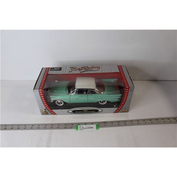 1961 DESOTO ADVENTURER ダイキャストモデル 1961 DeSoto Adventurer Light Green with White Top 1/18