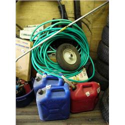 Large lot of gardening supplies: hoses, flower pots, rakes, garden edges, garden chemicals, 3 water 