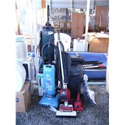Lot of household vacuums and 1 shop vac (36)