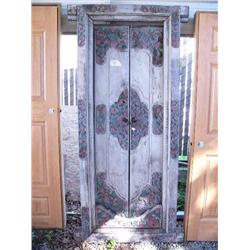 1 hand-carved ornamental double door (16)