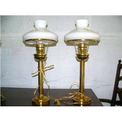 2 brass table laps with glass shades (24)