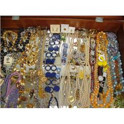Large lot of costume jewelry (500)