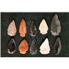 Image 2 : 10 ASSORTED 2"-3" STONE INDIAN ARROWHEADS