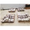Image 8 : LOT DE 22 STORES EN VINYLE BLANC, GRANDEUR ASSORTIES