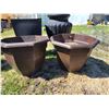 Image 2 : 4- huge planters, solid plastic, 2- 16" octagon planters 14" high, 2- 2' planters,1 round, 1 square