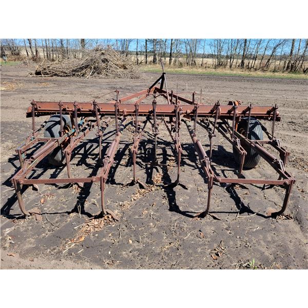 Spring load 9' cultivator, wheel driven, 12" sweeps
