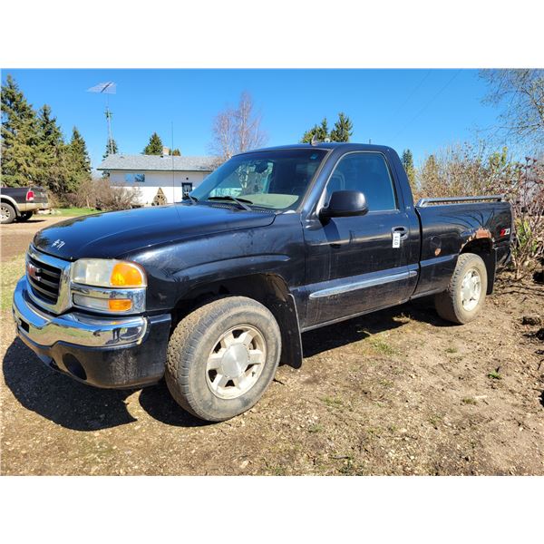 2007 GMC 1500 short box, good 5.3 Litre motor, Vin# 3GTEK14T37G174810, 200,000 kms  Needs Transmissi