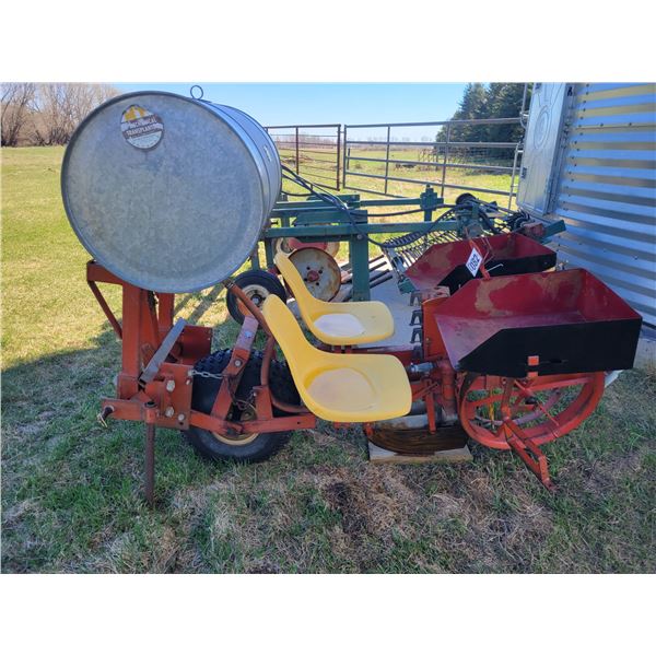 Mechanical Transplanter, bare root and plugs with 50-gal H2O tank