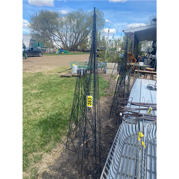Metal Trellis, Approx 5' & 3 1/2'