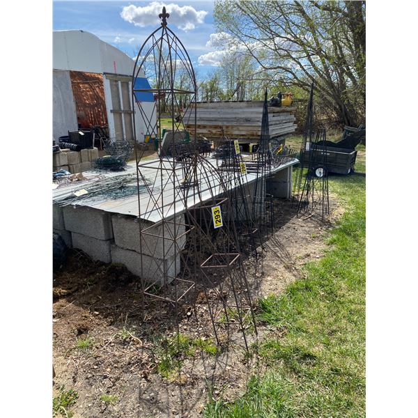 6' metal trellis & 4' metal square trellis
