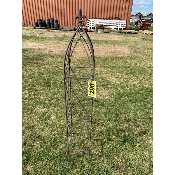 4- 4' square Trellis