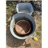 Image 1 : 3 Tubs Metal