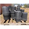 Image 1 : 9- Piles or various pots, 2 to 4-gal