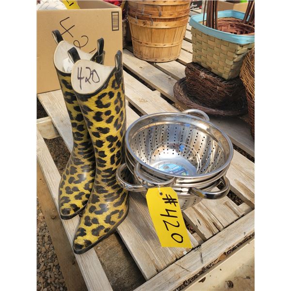 Boots & colander