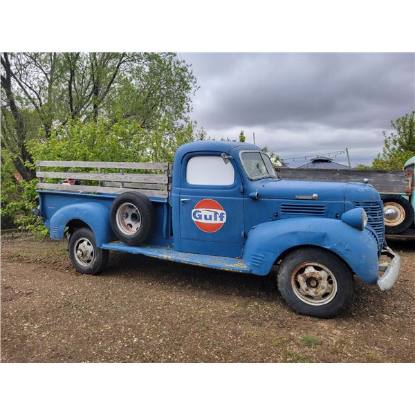 1938 FARGO 1-ton truck, all original, step side (motor seized) SN. R100530815