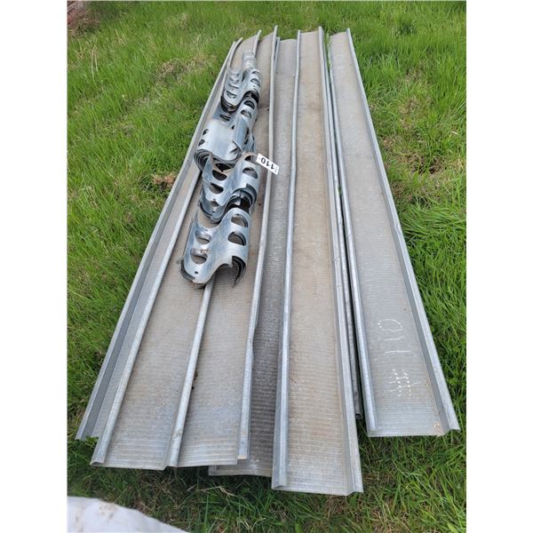 Aeration floor panels c/w chairs (some bent)