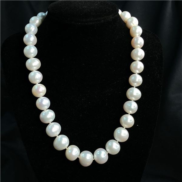 Graduated White South Sea Pearl Strand