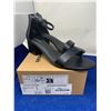 Image 1 : Women Two Strap Heeled Sandal Size 15