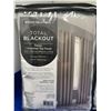Image 3 : Design Solutions Total Blackout Darcy 1 Grommet Top Panel (3 x 50in x 108in)