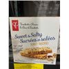 Image 2 : CASE LOT - Presidents choice sweet & salty peanut granola bars 12x175g