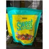 Image 1 : CASE LOT - Sweet sixteen classic candy mix 6x900g