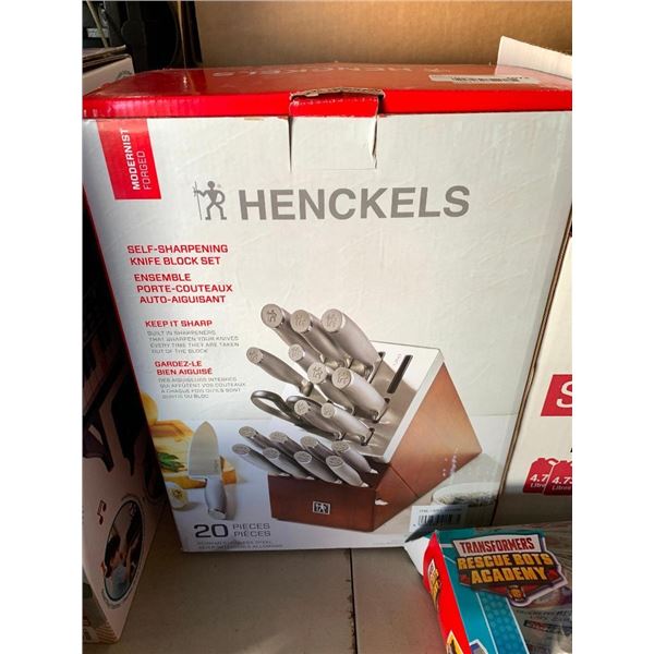 Henkels Self Sharpening Knife Block Set