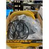 Image 2 : DEWALT stainless steel wet/dry shop vac 38L capacity