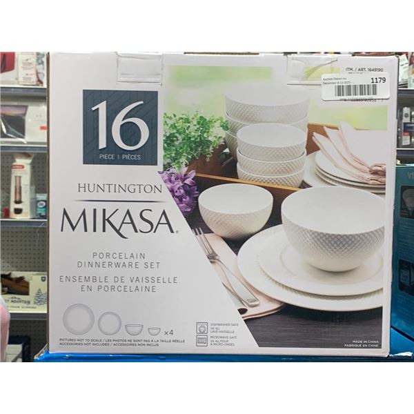 Huntington Mikasa 16 piece porcelain dinnerware set