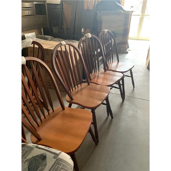 Maple Medium Finish Spindle Back Dinning Chairs - LOT of 4