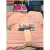 Image 1 : UGG Campo 3 piece queen size quilt set