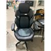 Image 1 : True Innovations 3D Insight Gaming Chair, Black