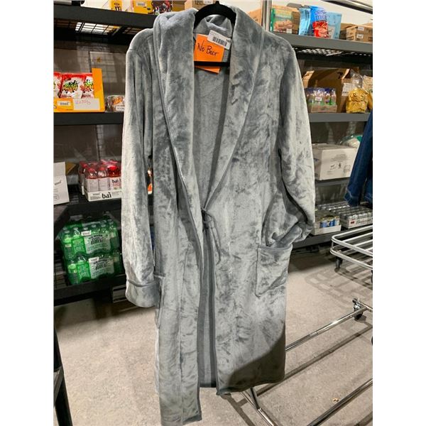 Nestwell Robe Size XL NO BELT