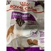 Image 3 : Royal Canin Giant Adult Kibble Bone & Joint Health 30lb