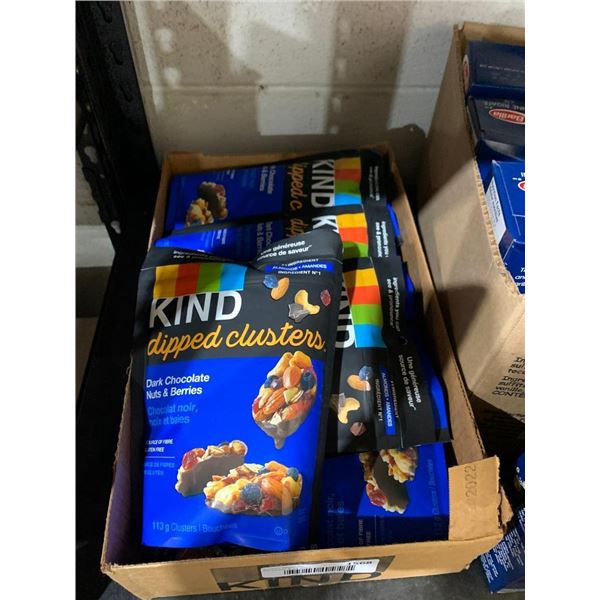 Kind Dipped Clusters Dark Chocolate Nuts & Berries 8 x 113g