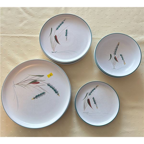 Set Of High Quality Dishware