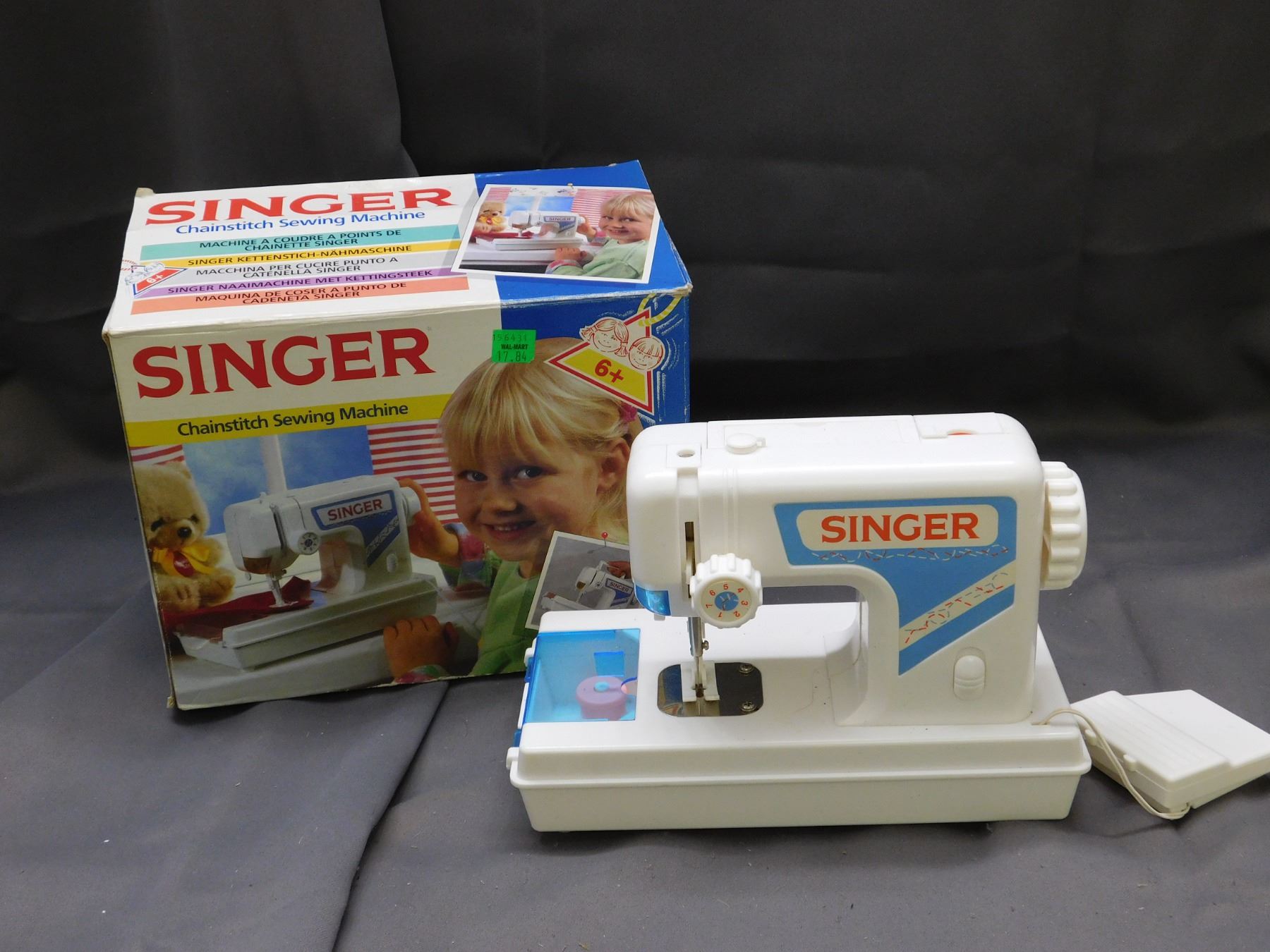 Vintage Singer Chainstitch Sewing Machine with Box