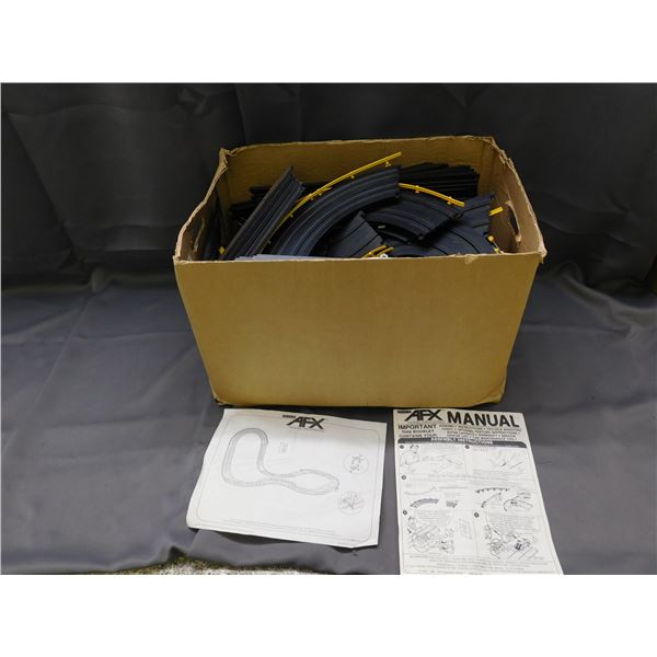 Lot De 2 Chicanes Gauches Aurora AFX Tomy HO Pour Circuit De Slot Car - Neuves En Vrac