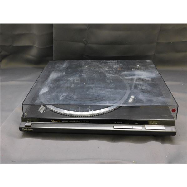 Technics Quarts Direct Drive Turntable Record Player SL-QD33