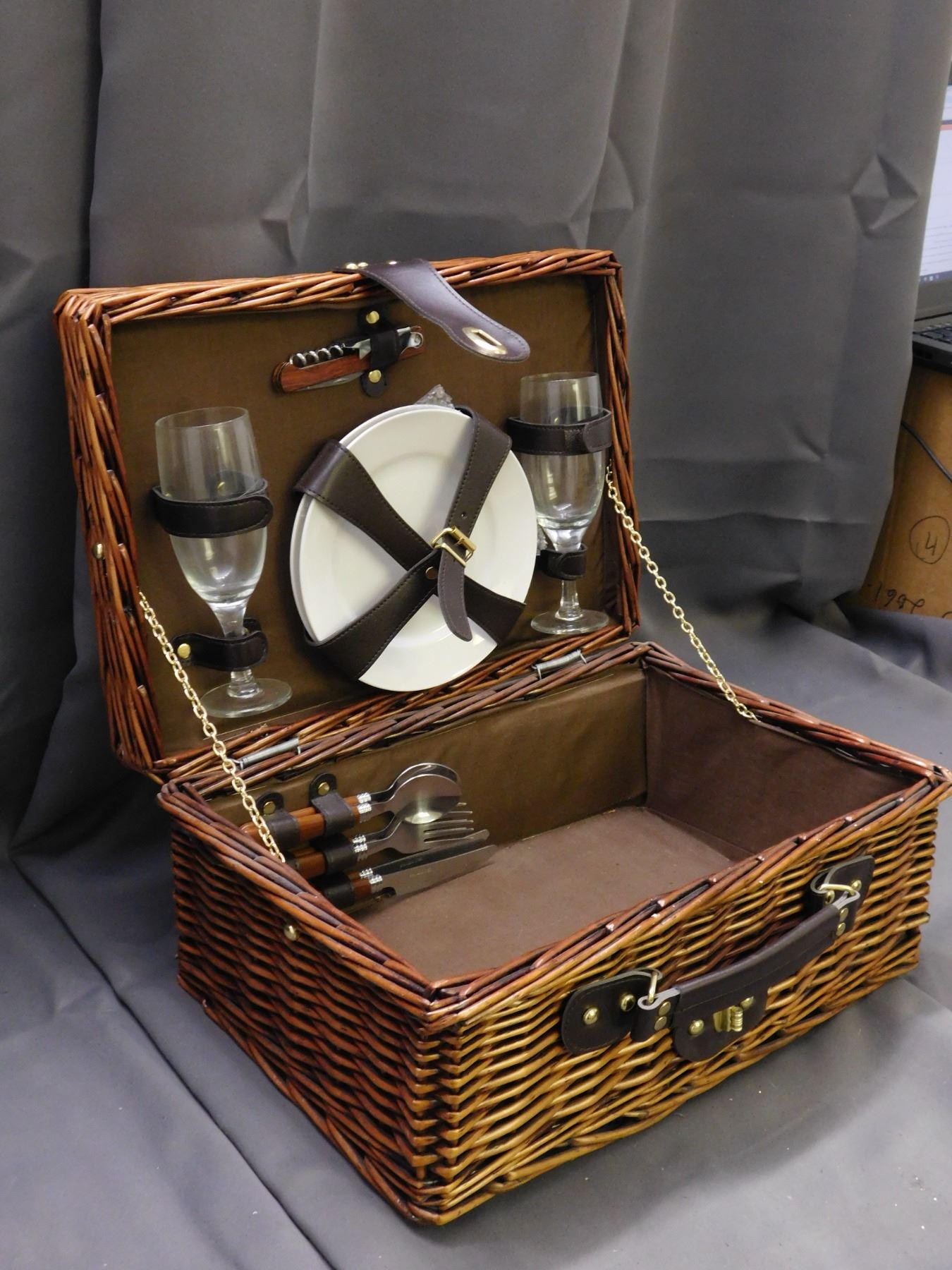 Wicker Picnic Basket with Cutlery and Dishware