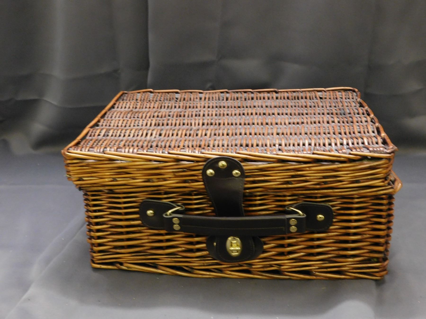 Wicker Picnic Basket with Cutlery and Dishware