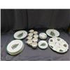 Image 1 : Lot of 31pcs Spode England Christmas Tree Tea / Dinner Pieces