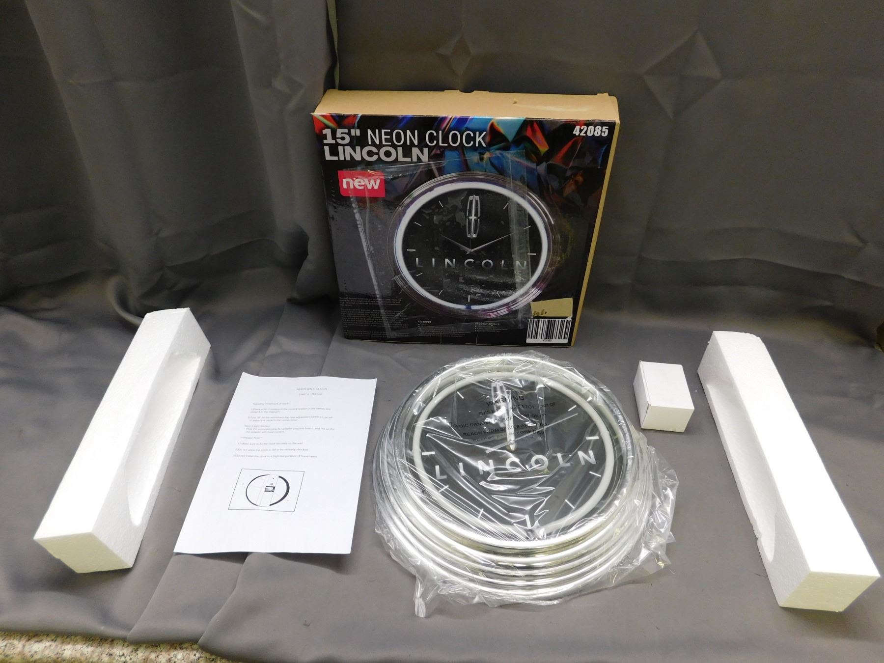 15" Lincoln Neon Wall Clock with Chrome Rim NEW