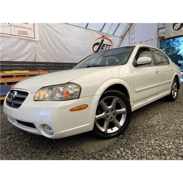 A10 --  2003 NISSAN MAXIMA GLE , White, 257955 KM